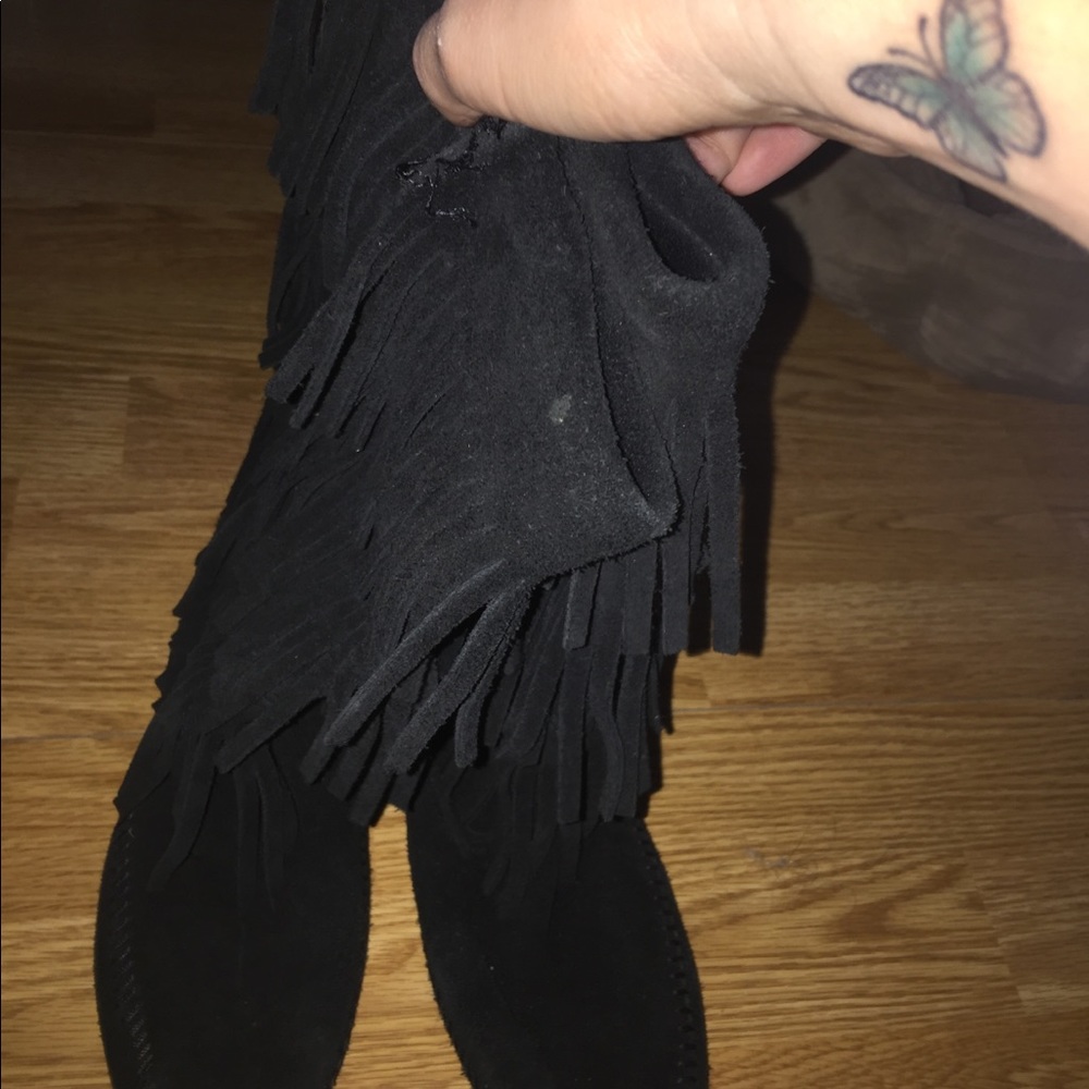 Minnetonka Black Fringe Boots Size 8